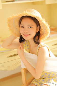 露胸美女